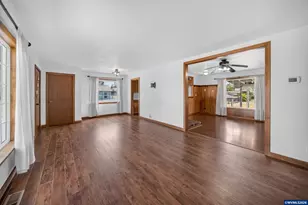 340 N 3rd St, Jefferson, OR 97352 - Photo 22