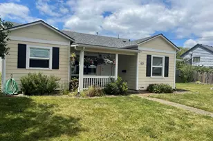 914 4th Ave, Sweet Home, OR 97386 - Photo 2