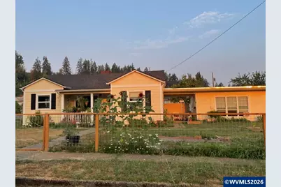 914 4th Av, Sweet Home, OR 97386 - Photo 1