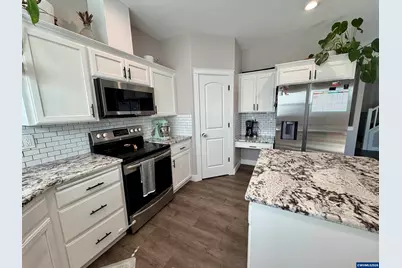 4889 Whitewater St NE, Salem, OR 97305 - Photo 8