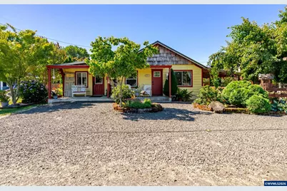 362 E Washington Av, Brownsville, OR 97327 - Photo 1