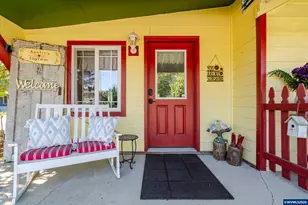 362 E Washington Ave, Brownsville, OR 97327 - Photo 4