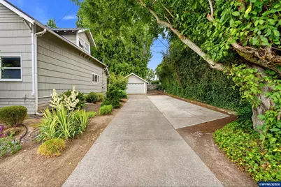3045 NW Johnson Av, Corvallis, OR 97330 - Photo 2