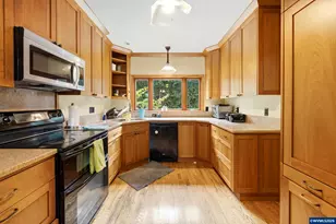3045 NW Johnson Ave, Corvallis, OR 97330 - Photo 10