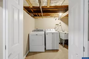 3045 NW Johnson Ave, Corvallis, OR 97330 - Photo 22