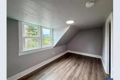 475 NE Alder St, Mill City, OR 97360 - Photo 16