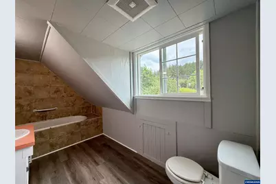475 NE Alder St, Mill City, OR 97360 - Photo 18