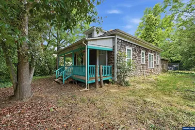 796 25th St SE, Salem, OR 97301 - Photo 2