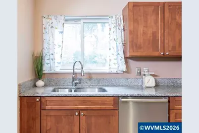1810 Lee St SE, Salem, OR 97302 - Photo 8
