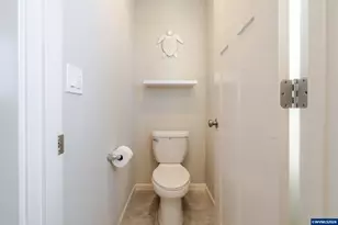 235 Walnut St, Mount Angel, OR 97362 - Photo 36