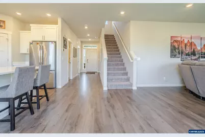 235 Walnut St, Mount Angel, OR 97362 - Photo 4