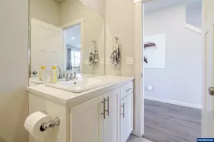 235 Walnut St, Mount Angel, OR 97362 - Photo 16