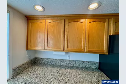 1889 Lexington Cir SE, Salem, OR 97306 - Photo 16