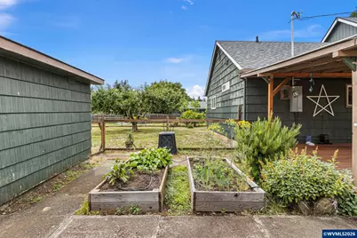 320 E Blakely Av, Brownsville, OR 97327 - Photo 40