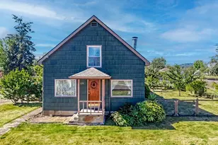 320 E Blakely Ave, Brownsville, OR 97327 - Photo 2