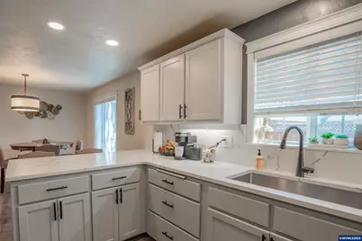 4955 Mimosa Cir, Sweet Home, OR 97356 - Photo 10