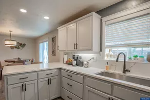 4955 Mimosa Cir, Sweet Home, OR 97356 - Photo 10