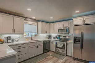 4955 Mimosa Cir, Sweet Home, OR 97356 - Photo 8