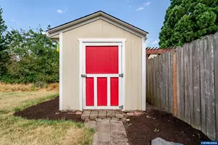 851 S 5th St, Jefferson, OR 97352 - Photo 32