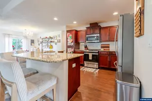 851 S 5th St, Jefferson, OR 97352 - Photo 6