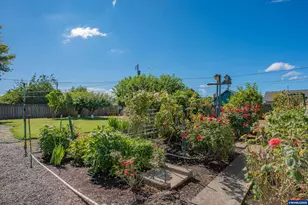 850 W Rose St, Lebanon, OR 97355 - Photo 28