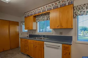 850 W Rose St, Lebanon, OR 97355 - Photo 8
