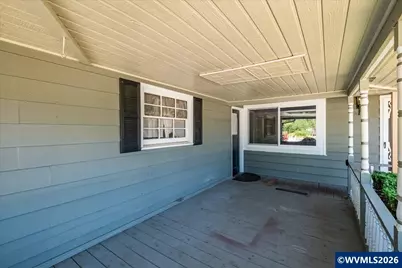 1012 S Water St, Silverton, OR 97381 - Photo 6