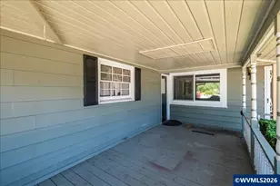 1012 S Water St, Silverton, OR 97381 - Photo 6