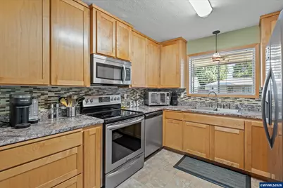 678 Menlo Dr N, Keizer, OR 97303 - Photo 14