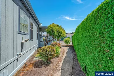 5422 Portland Rd NE #102, Salem, OR 97305 - Photo 34