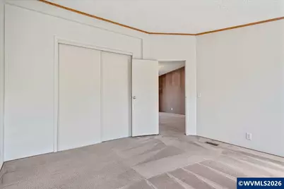 5422 Portland Rd NE #102, Salem, OR 97305 - Photo 16