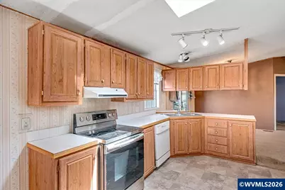 5422 Portland Rd NE #102, Salem, OR 97305 - Photo 10
