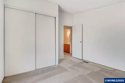 5422 Portland Rd NE #102, Salem, OR 97305 - Photo 20