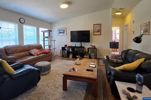 613 Royalty Cir NE, Salem, OR 97301 - Photo 14