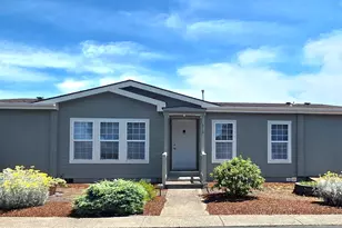 613 Royalty Cir NE, Salem, OR 97301 - Photo 1