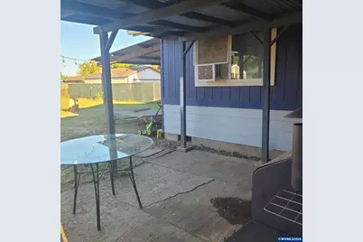 267 N 5th St, Jefferson, OR 97352 - Photo 12