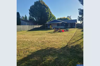 267 N 5th St, Jefferson, OR 97352 - Photo 8