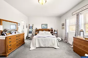 777 SE Cynthian Av, Dallas, OR 97338 - Photo 24