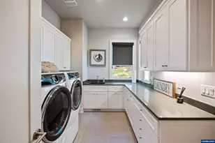 8478 Valley Way SE, Turner, OR 97392 - Photo 24