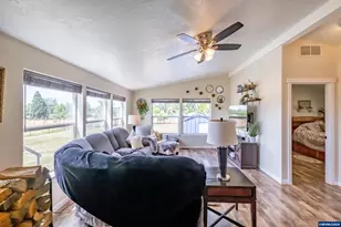 7570 Olney St SE, Salem, OR 97317 - Photo 12