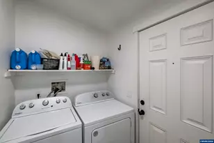 7570 Olney St SE, Salem, OR 97317 - Photo 24