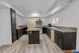 4545 Hazelgreen Rd, Salem, OR 97305 - Photo 4