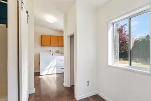 1544 Woodland Ave, Woodburn, OR 97071 - Photo 22