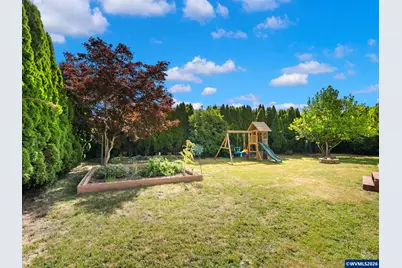 1544 Woodland Av, Woodburn, OR 97071 - Photo 32