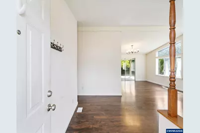 1544 Woodland Av, Woodburn, OR 97071 - Photo 8