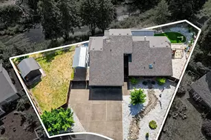 461 SE Walnut Ave, Dallas, OR 97338 - Photo 2