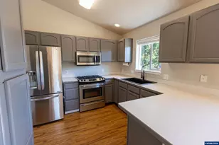 578 Pioneer St, Philomath, OR 97330 - Photo 18