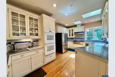 3026 NW Glenridge Dr, Corvallis, OR 97330 - Photo 4