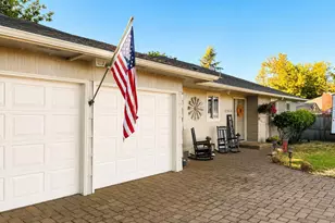 1946 SE Miller Ave, Dallas, OR 97338 - Photo 2