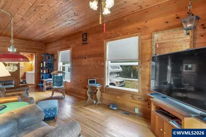 931 S Water St, Silverton, OR 97381 - Photo 32